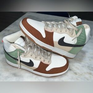 Nike Dunk High Next Nature Toasty Women’s 12 (SIZE 10.5 Mens)